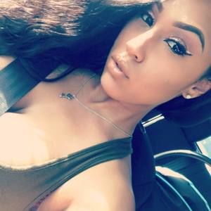 Meet your Posher, Courtney